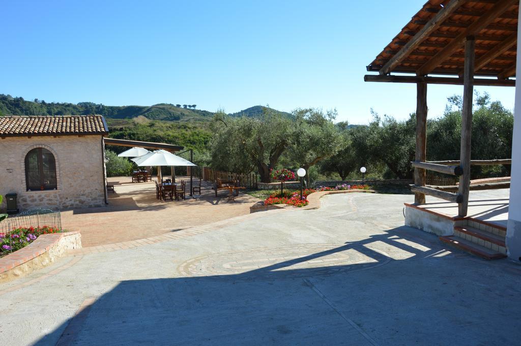 Azienda Agrituristica Carida Zaccanopoli ภายนอก รูปภาพ